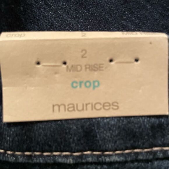Maurice’s Mid Rise Crop Stretchy Jeans Size 2 New With Tag Waist 30”.
Rise 8.5” - Picture 5 of 8